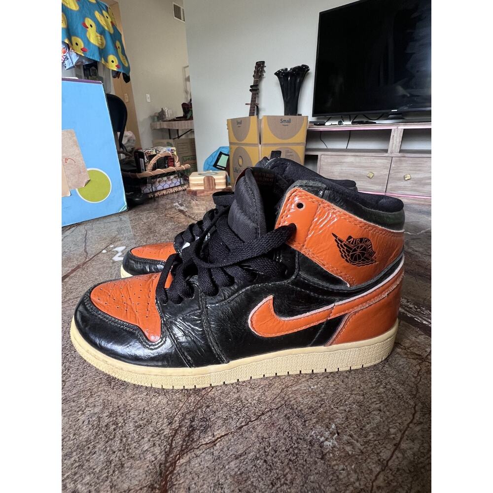 Nike Air Jordan 1 Retro High OG Shattered Backboard 3.0 GS 5.5Y Orange - Picture 3 of 5